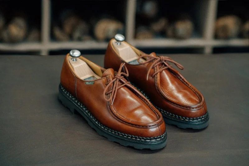 Une paire de chaussures Paraboot
